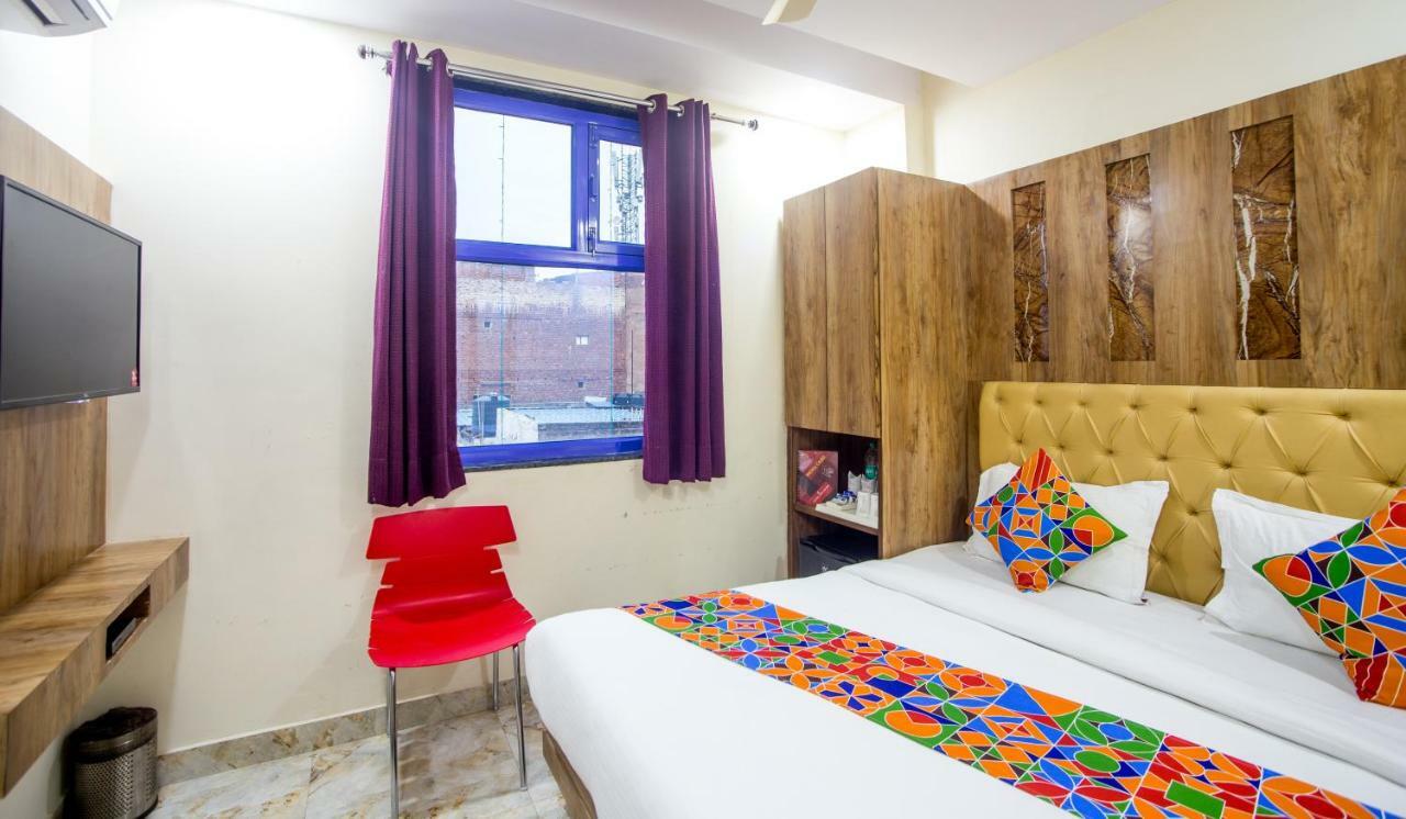 Hotel Kaushal Palace Yeni Delhi Dış mekan fotoğraf