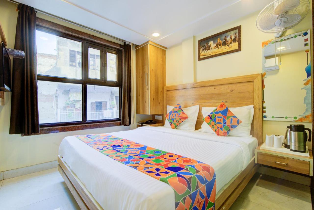 Hotel Kaushal Palace Yeni Delhi Dış mekan fotoğraf