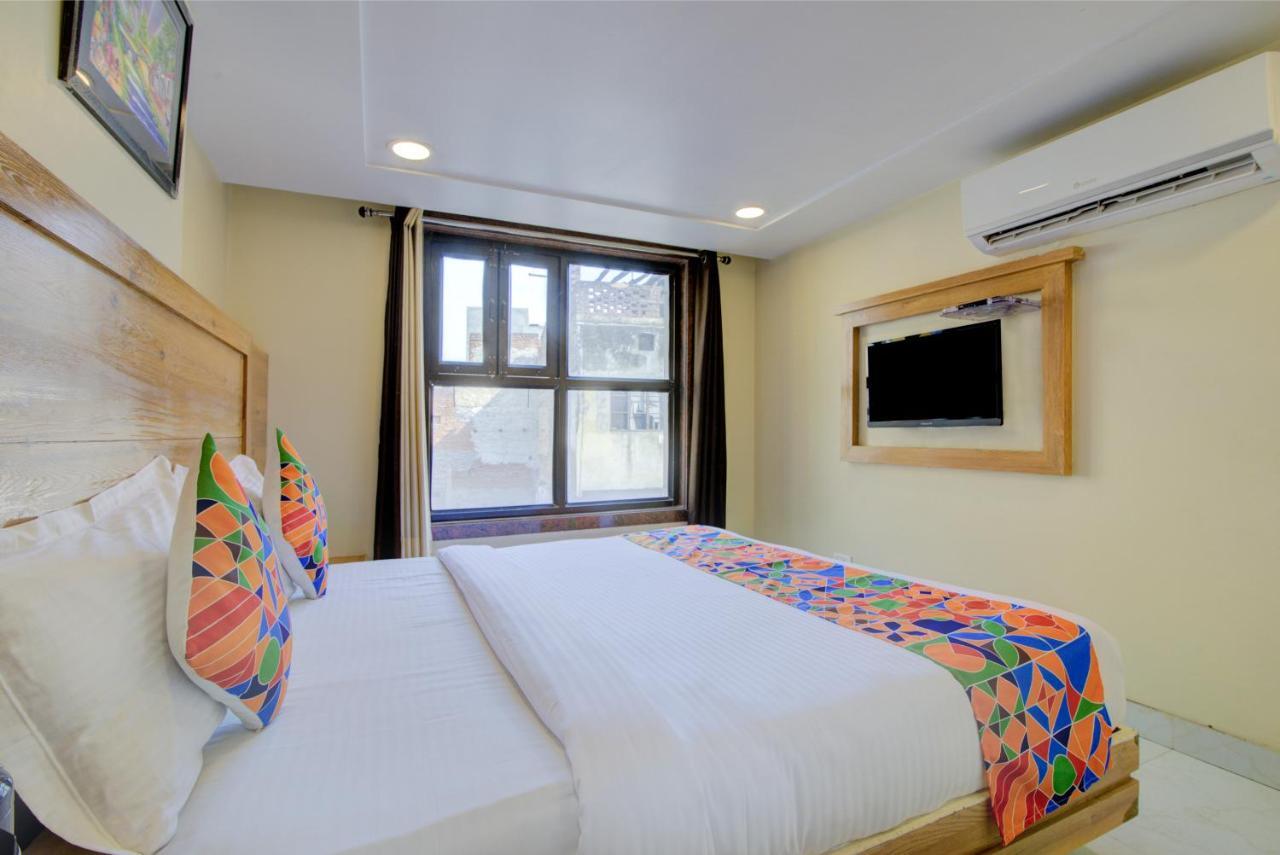 Hotel Kaushal Palace Yeni Delhi Dış mekan fotoğraf